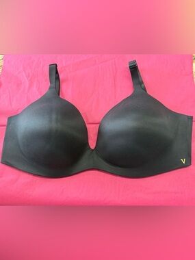Victoria’s Secret 38DDD Black Lined Demi Wireless Bra Smooth T-Shirt